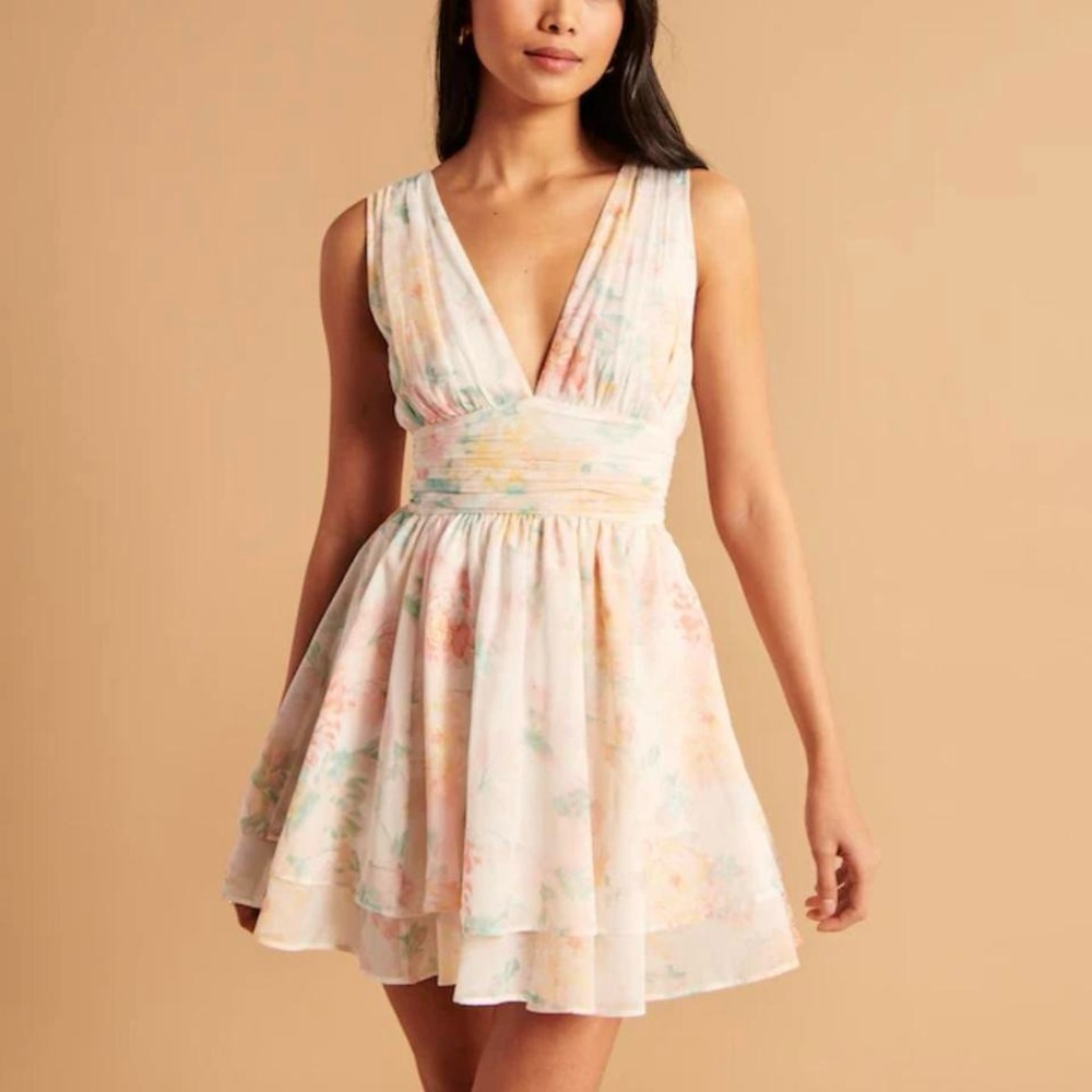 Abercrombie Flirty Drama White Floral Mini Dress